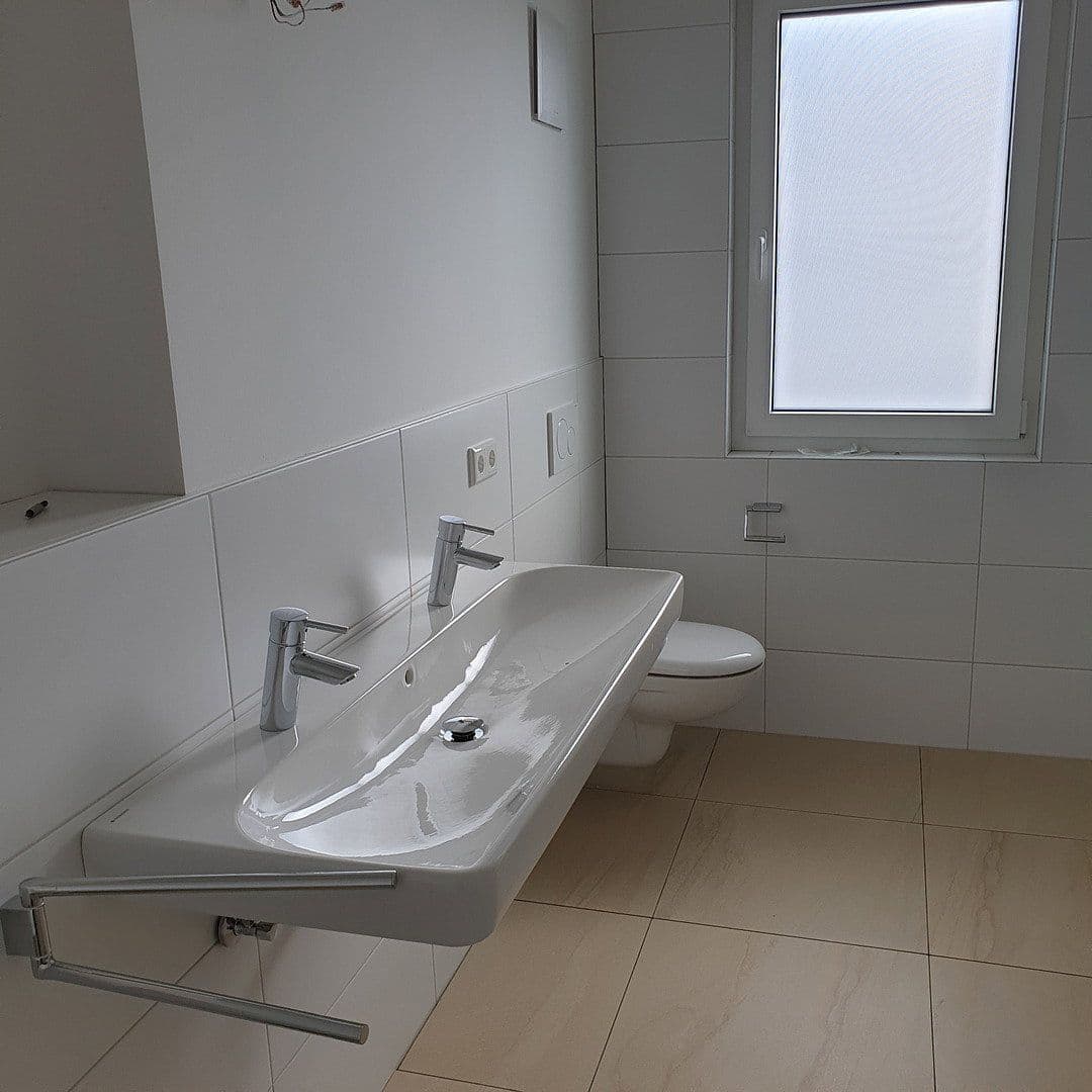 Prenájom bytu 4-izbový 111 m², Georg-Huber-Straße 14a, Zorneding - Ortsteil Pöring, Bavorsko Prenájom bytu 4-izbový 111 m², Georg-Huber-Straße 14a, Zorneding - Ortsteil Pöring, Bavorsko