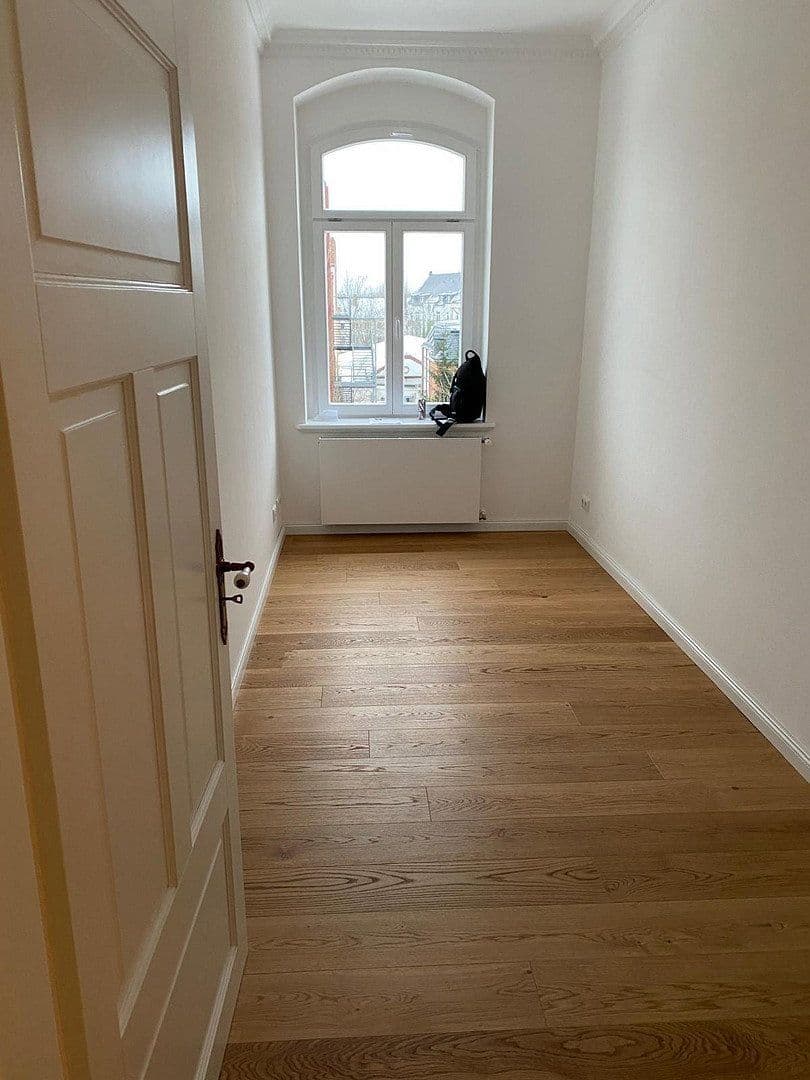 Prenájom bytu 4-izbový 112 m², Straße der Nationen, Chemnitz, Sasko Prenájom bytu 4-izbový 112 m², Straße der Nationen, Chemnitz, Sasko