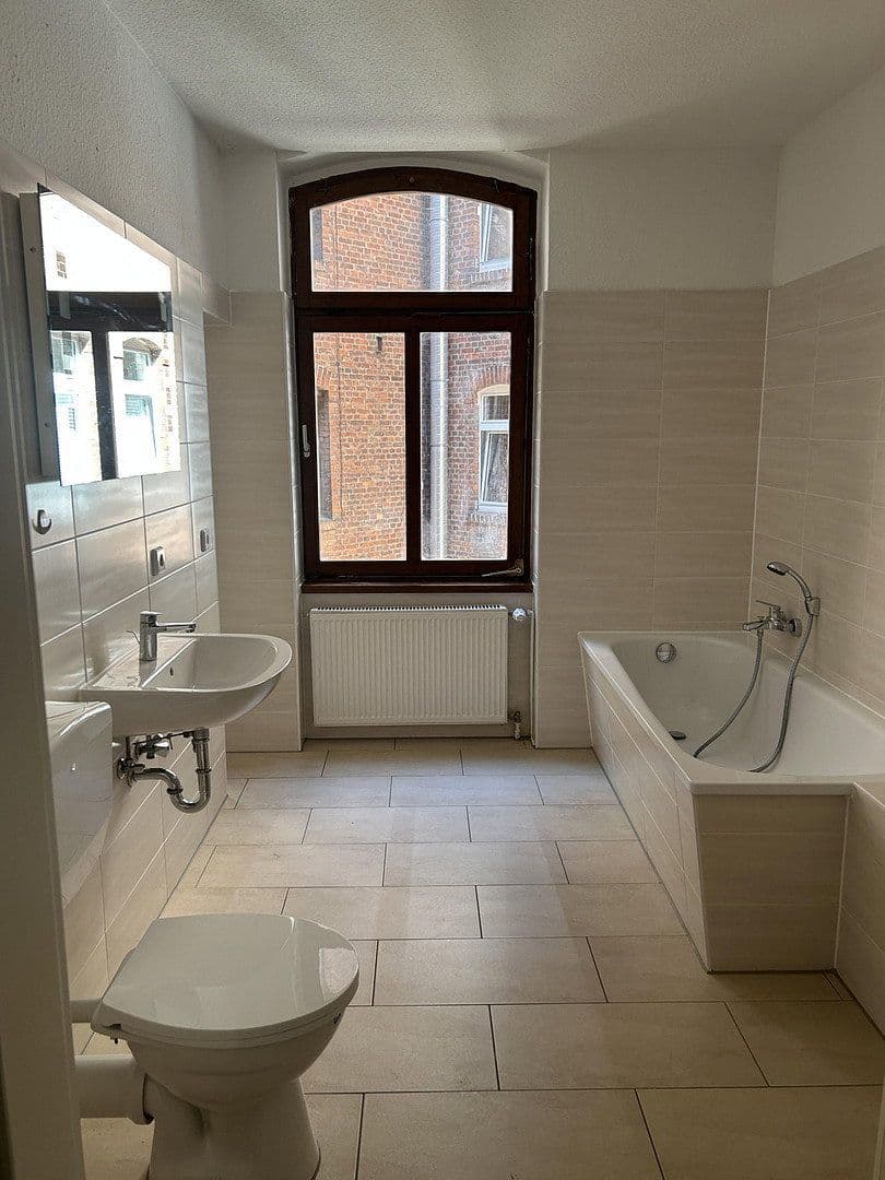 Prenájom bytu 3-izbový 96 m², Reilstraße 2, Halle, Sasko-Anhaltsko Prenájom bytu 3-izbový 96 m², Reilstraße 2, Halle, Sasko-Anhaltsko
