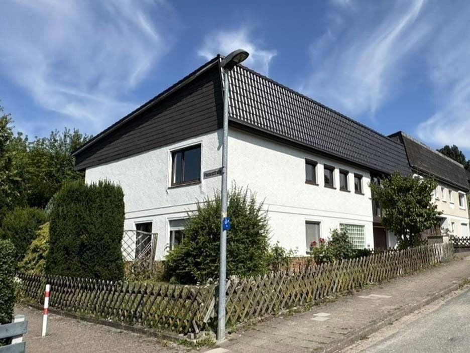 Predaj domu 279 m², pozemok 544 m², Am Schöt 19, Hameln, Dolné Sasko Predaj domu 279 m², pozemok 544 m², Am Schöt 19, Hameln, Dolné Sasko