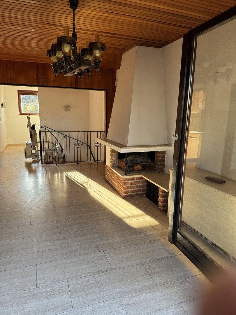 Predaj domu 279 m², pozemok 544 m², Am Schöt 19, Hameln, Dolné Sasko Predaj domu 279 m², pozemok 544 m², Am Schöt 19, Hameln, Dolné Sasko