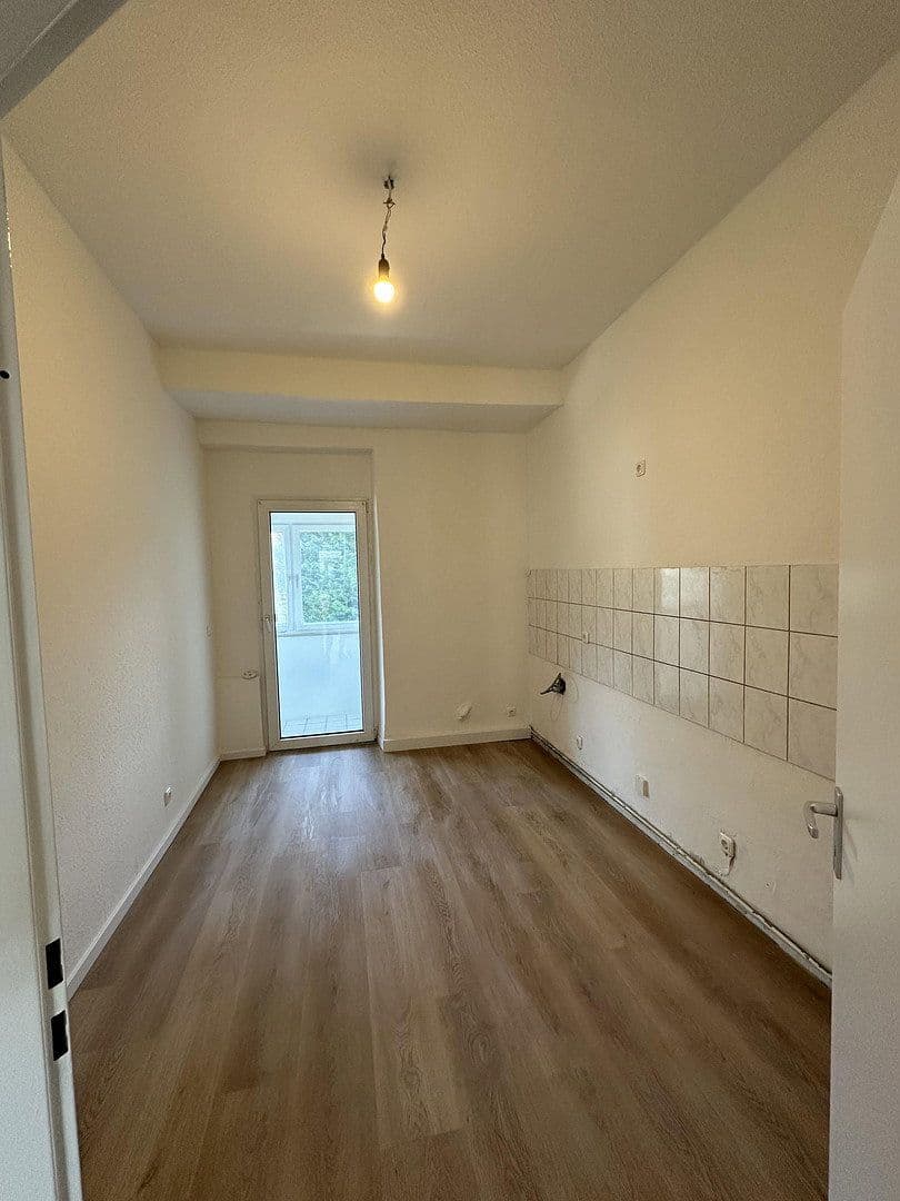 Prenájom bytu 4-izbový 94 m², Essen, Severné Porýnie - Westfálsko Prenájom bytu 4-izbový 94 m², Essen, Severné Porýnie - Westfálsko