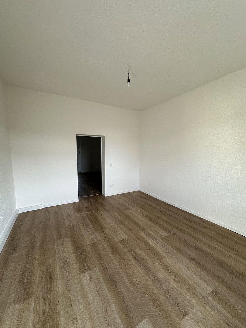 Prenájom bytu 4-izbový 94 m², Essen, Severné Porýnie - Westfálsko Prenájom bytu 4-izbový 94 m², Essen, Severné Porýnie - Westfálsko