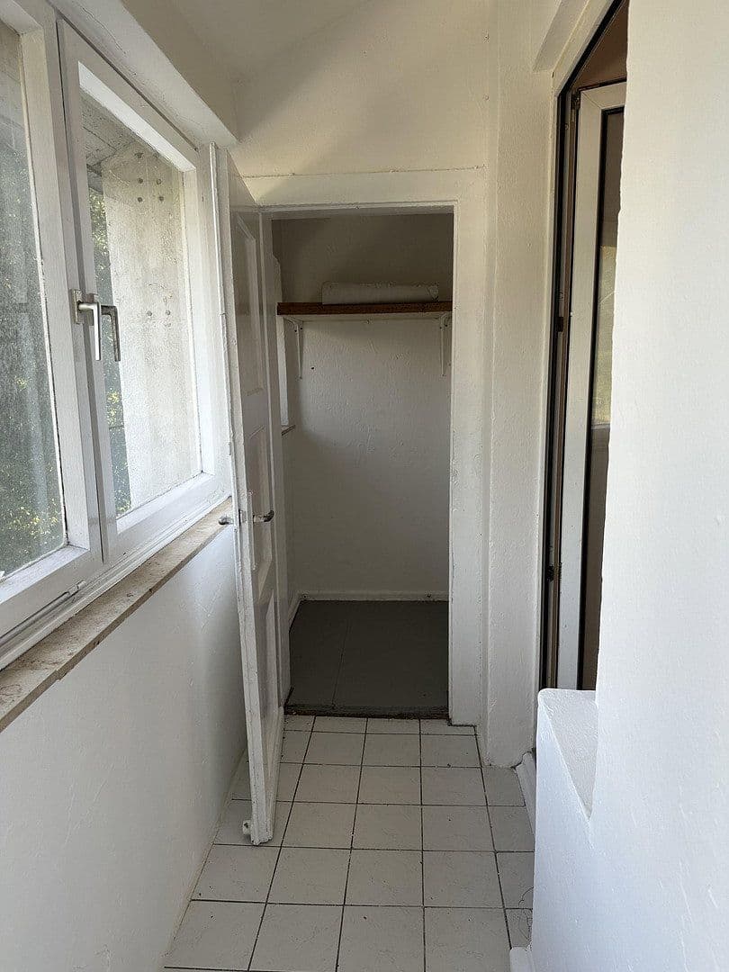 Prenájom bytu 4-izbový 94 m², Essen, Severné Porýnie - Westfálsko Prenájom bytu 4-izbový 94 m², Essen, Severné Porýnie - Westfálsko