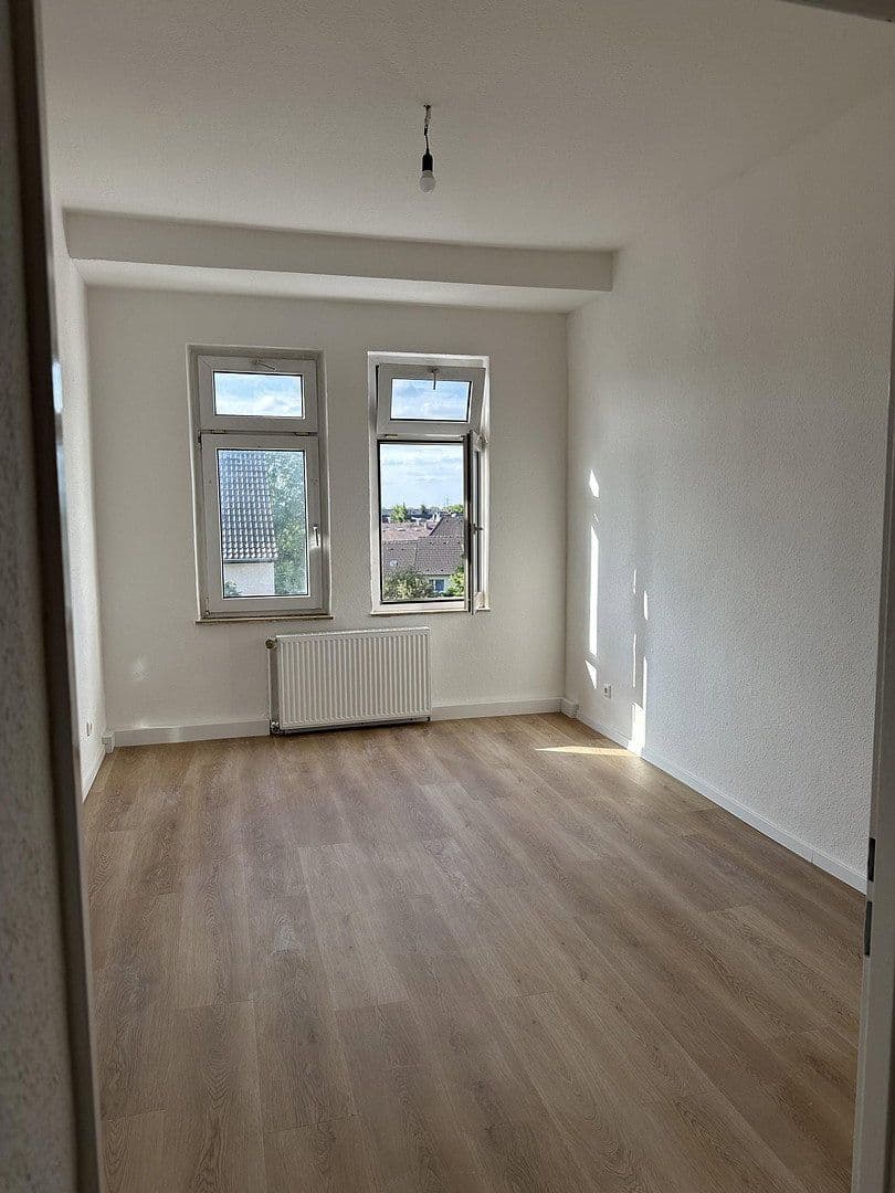Prenájom bytu 4-izbový 94 m², Essen, Severné Porýnie - Westfálsko Prenájom bytu 4-izbový 94 m², Essen, Severné Porýnie - Westfálsko
