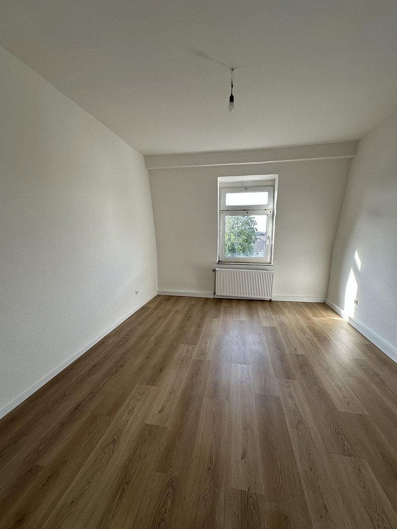 Prenájom bytu 4-izbový 94 m², Essen, Severné Porýnie - Westfálsko Prenájom bytu 4-izbový 94 m², Essen, Severné Porýnie - Westfálsko