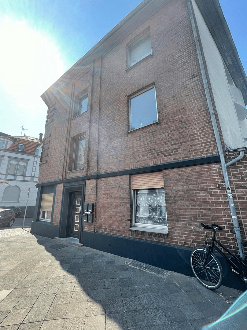 Prenájom bytu 4-izbový 95 m², Kyffhäuser Sr. 17, Mönchengladbach, Severné Porýnie - Westfálsko Prenájom bytu 4-izbový 95 m², Kyffhäuser Sr. 17, Mönchengladbach, Severné Porýnie - Westfálsko