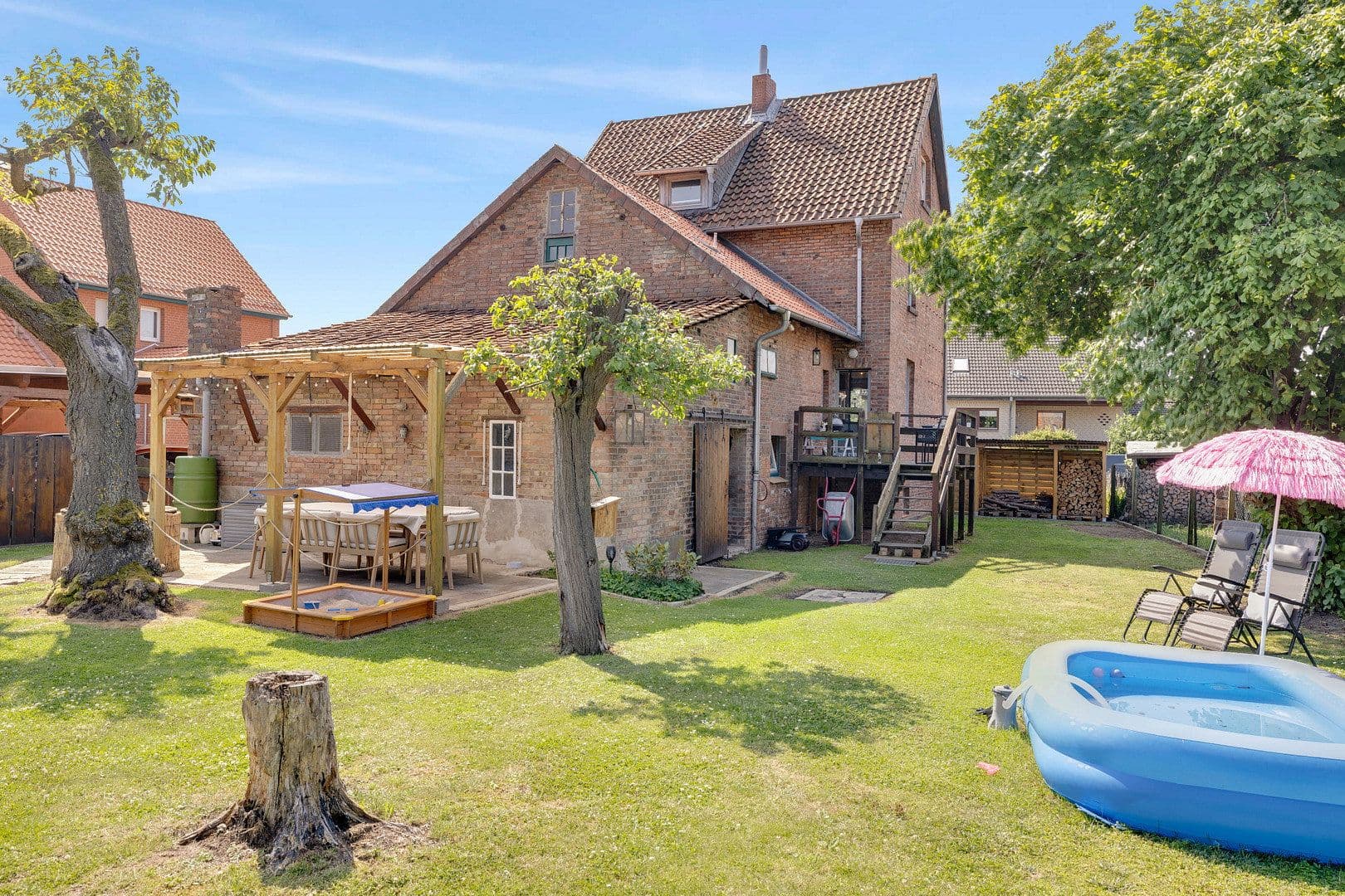Predaj domu 132 m², pozemok 1.436 m², Ilsede, Dolné Sasko Predaj domu 132 m², pozemok 1.436 m², Ilsede, Dolné Sasko