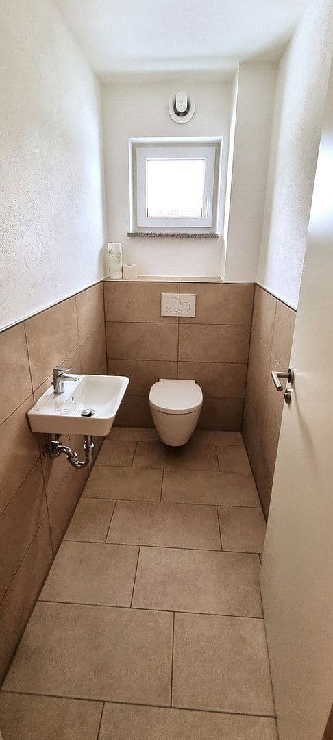Predaj bytu 3-izbový 93 m², Hinter den Gärten 4, Offingen, Bavorsko Predaj bytu 3-izbový 93 m², Hinter den Gärten 4, Offingen, Bavorsko
