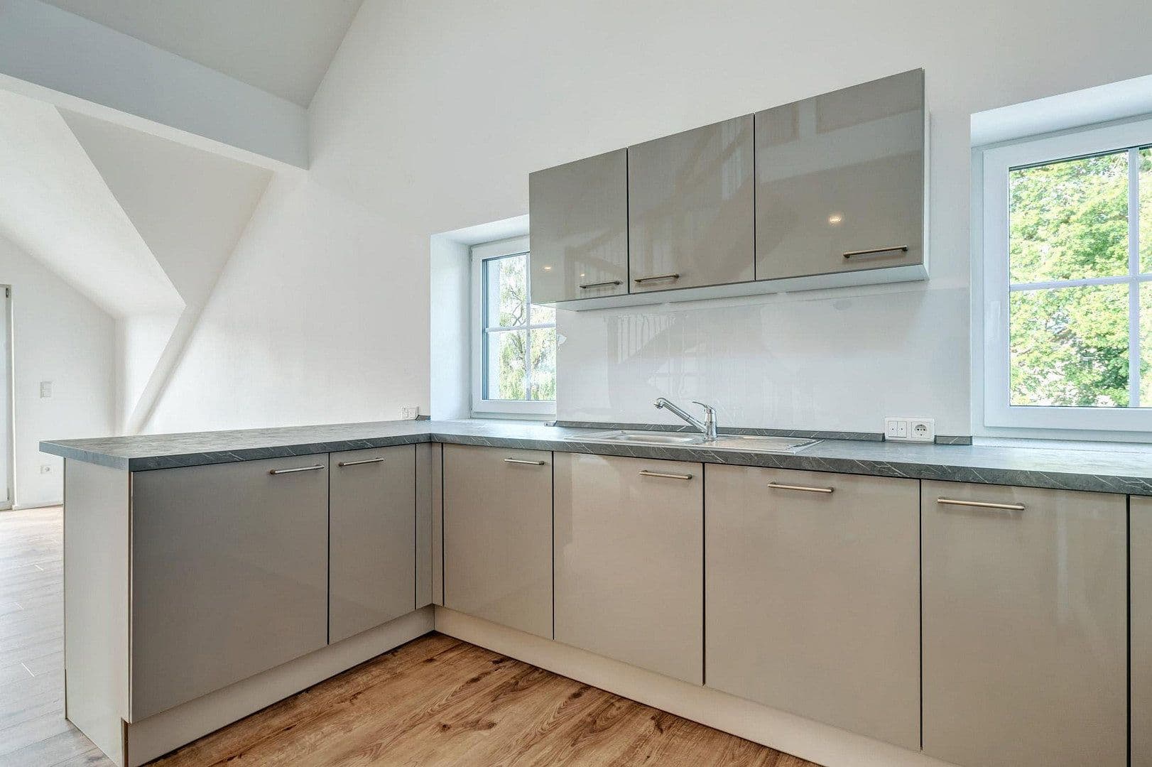 Prenájom bytu 2-izbový 73 m², Mühlbachstraße 15, Dirlewang, Bavorsko Prenájom bytu 2-izbový 73 m², Mühlbachstraße 15, Dirlewang, Bavorsko