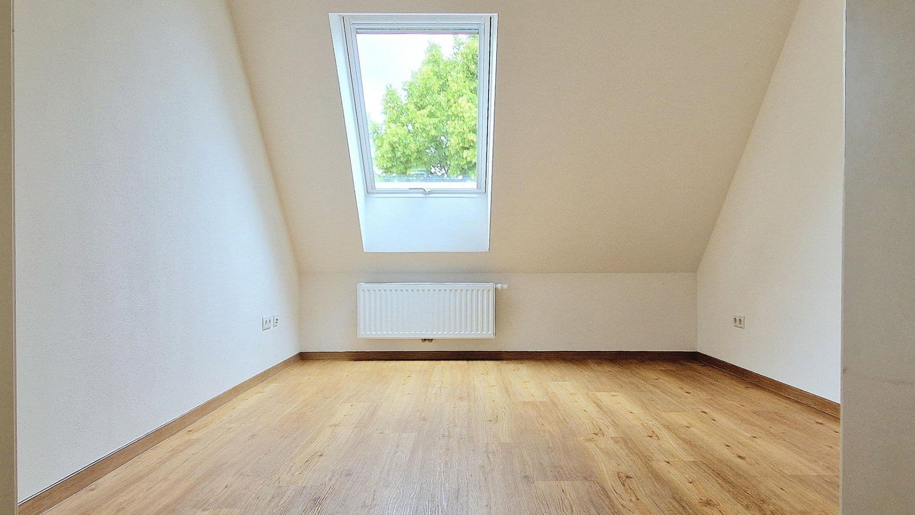 Predaj bytu 4-izbový 123 m², Hirschaid, Bavorsko Predaj bytu 4-izbový 123 m², Hirschaid, Bavorsko