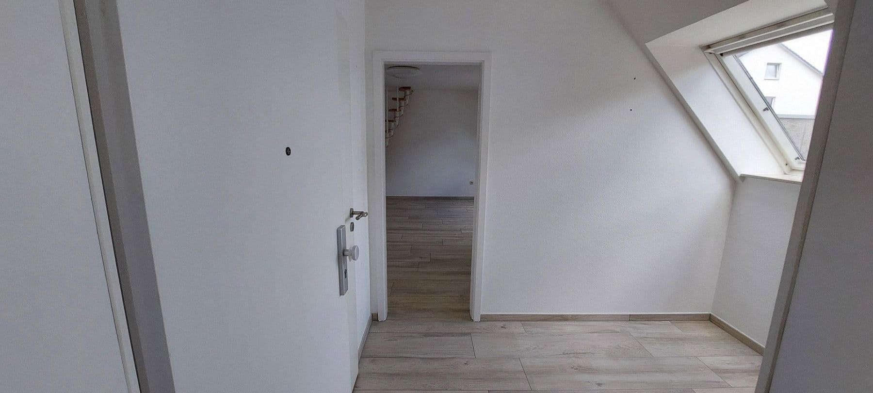 Prenájom bytu 1-izbový 36 m², Ratingen, Severné Porýnie - Westfálsko Prenájom bytu 1-izbový 36 m², Ratingen, Severné Porýnie - Westfálsko