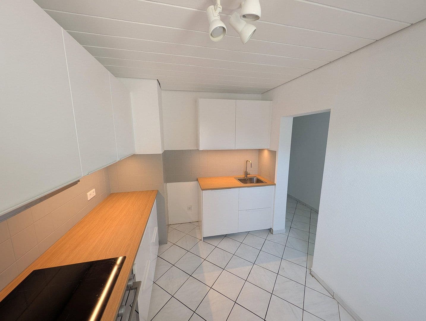 Prenájom bytu 3-izbový 88 m², Rodgau, Hesensko Prenájom bytu 3-izbový 88 m², Rodgau, Hesensko