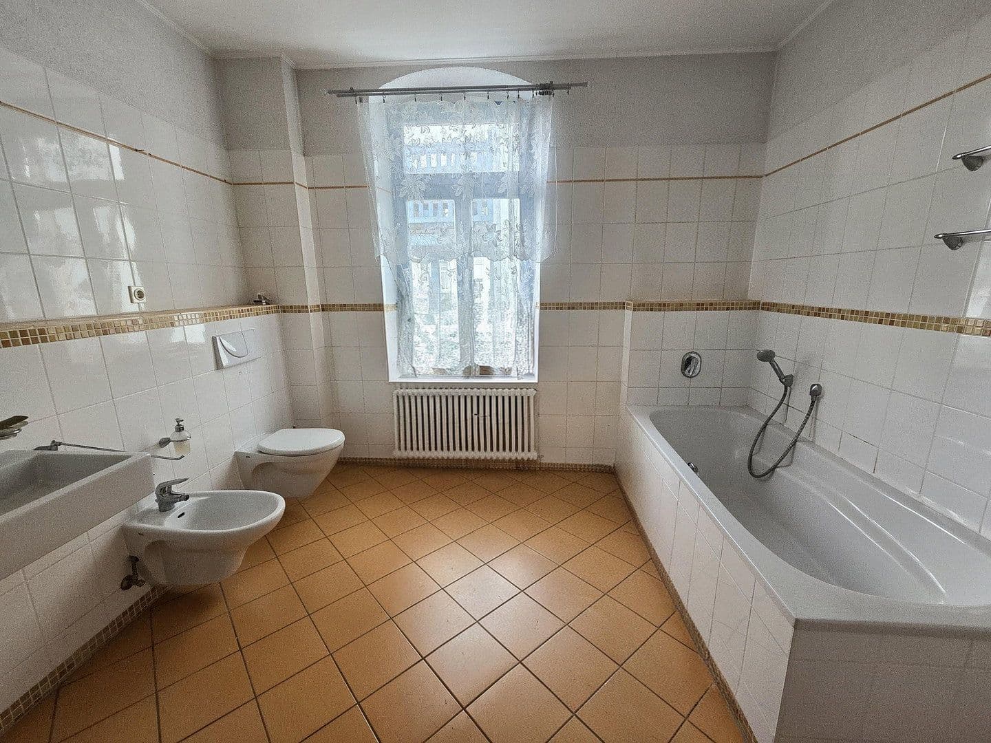 Predaj domu 343 m², pozemok 485 m², Wasserstraße 20, Radeberg, Sasko Predaj domu 343 m², pozemok 485 m², Wasserstraße 20, Radeberg, Sasko