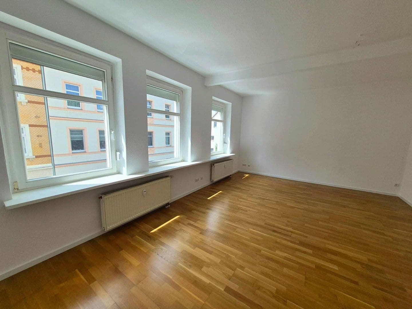 Prenájom bytu 3-izbový 75 m², Lomlerstraße 14, Zwenkau, Sasko Prenájom bytu 3-izbový 75 m², Lomlerstraße 14, Zwenkau, Sasko
