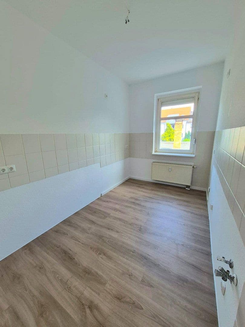 Prenájom bytu 3-izbový 75 m², Lomlerstraße 14, Zwenkau, Sasko Prenájom bytu 3-izbový 75 m², Lomlerstraße 14, Zwenkau, Sasko