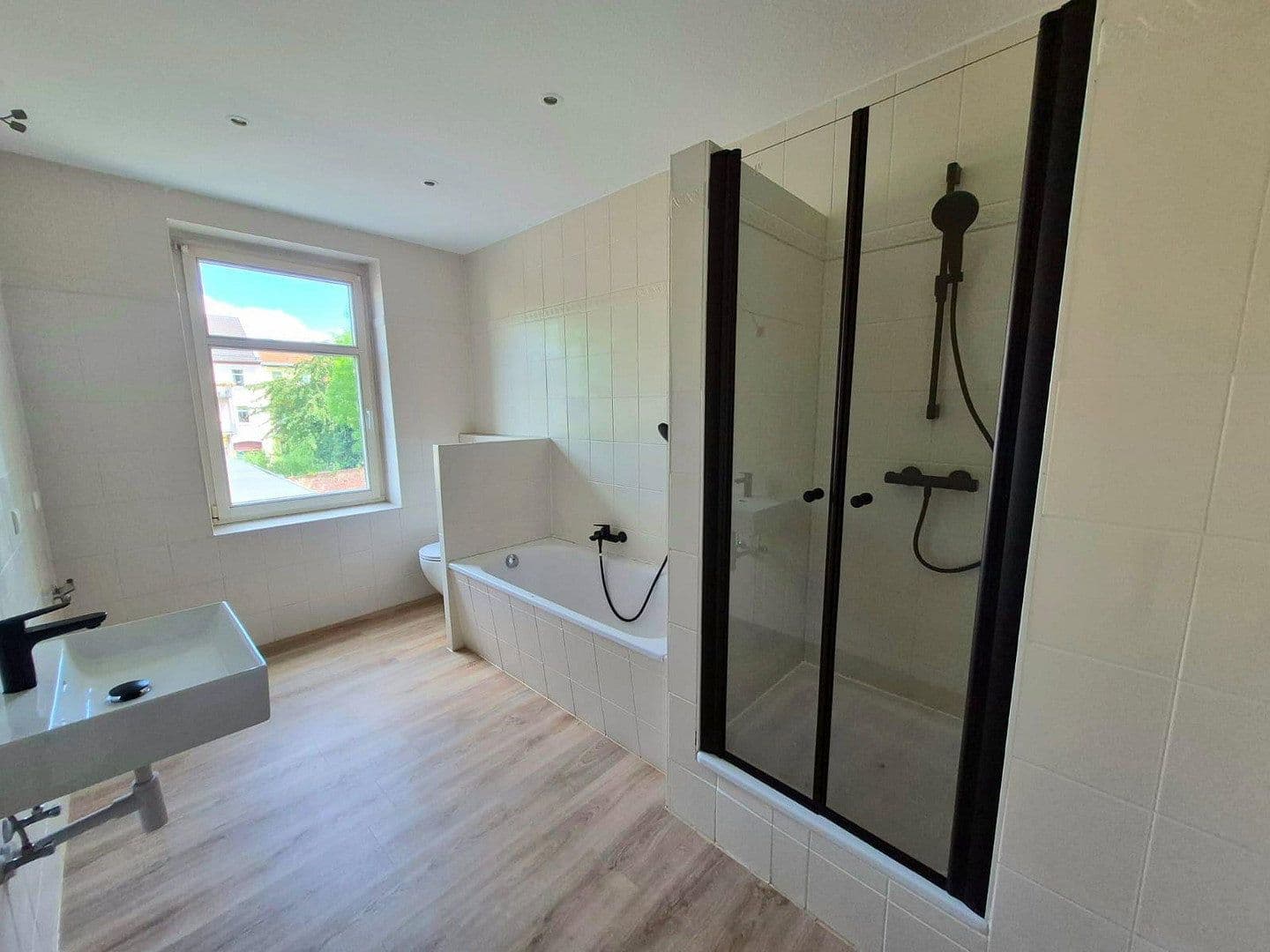 Prenájom bytu 3-izbový 75 m², Lomlerstraße 14, Zwenkau, Sasko Prenájom bytu 3-izbový 75 m², Lomlerstraße 14, Zwenkau, Sasko