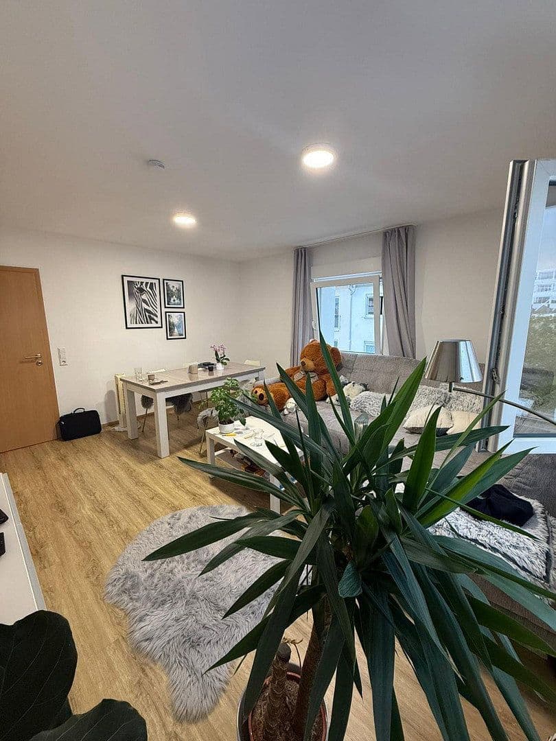 Prenájom bytu 3-izbový 68 m², Elisabethenstr. 4, Ulm, Bádensko-Wurttembersko Prenájom bytu 3-izbový 68 m², Elisabethenstr. 4, Ulm, Bádensko-Wurttembersko