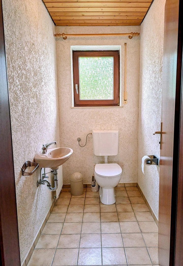 Prenájom domu 250 m², pozemok 1.275 m², Geißbühl 8, Bad Überkingen, Bádensko-Wurttembersko Prenájom domu 250 m², pozemok 1.275 m², Geißbühl 8, Bad Überkingen, Bádensko-Wurttembersko