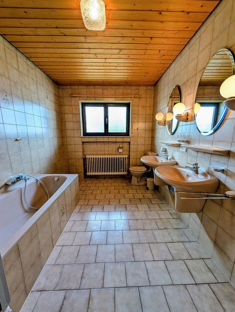 Prenájom domu 250 m², pozemok 1.275 m², Geißbühl 8, Bad Überkingen, Bádensko-Wurttembersko Prenájom domu 250 m², pozemok 1.275 m², Geißbühl 8, Bad Überkingen, Bádensko-Wurttembersko
