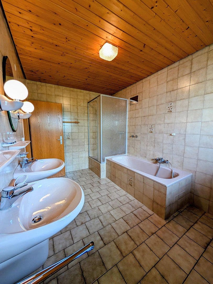 Prenájom domu 250 m², pozemok 1.275 m², Geißbühl 8, Bad Überkingen, Bádensko-Wurttembersko Prenájom domu 250 m², pozemok 1.275 m², Geißbühl 8, Bad Überkingen, Bádensko-Wurttembersko