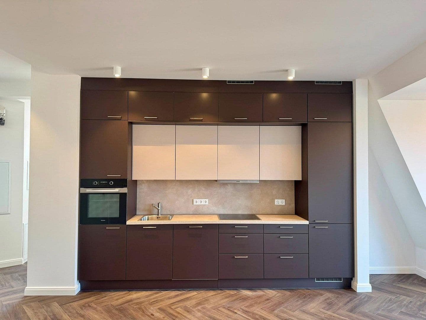 Prenájom bytu 3-izbový 108 m², Külzer Straße 2, Berlin, Berlín Prenájom bytu 3-izbový 108 m², Külzer Straße 2, Berlin, Berlín