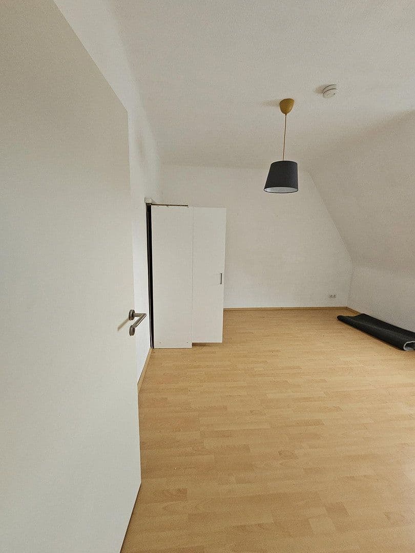 Prenájom bytu 2-izbový 61 m², Stuttgart, Bádensko-Wurttembersko Prenájom bytu 2-izbový 61 m², Stuttgart, Bádensko-Wurttembersko