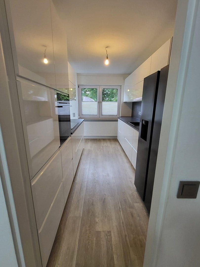 Predaj domu 170 m², pozemok 240 m², Schwalbach am Taunus, Hesensko Predaj domu 170 m², pozemok 240 m², Schwalbach am Taunus, Hesensko