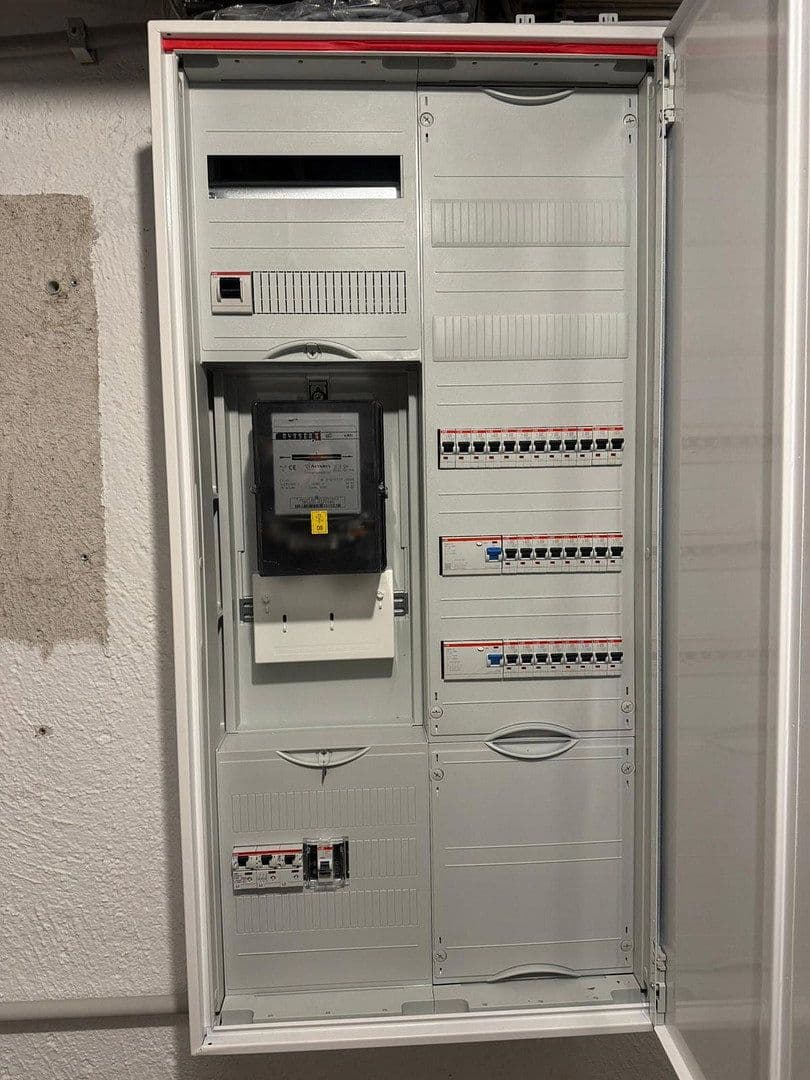 Predaj domu 170 m², pozemok 240 m², Schwalbach am Taunus, Hesensko Predaj domu 170 m², pozemok 240 m², Schwalbach am Taunus, Hesensko