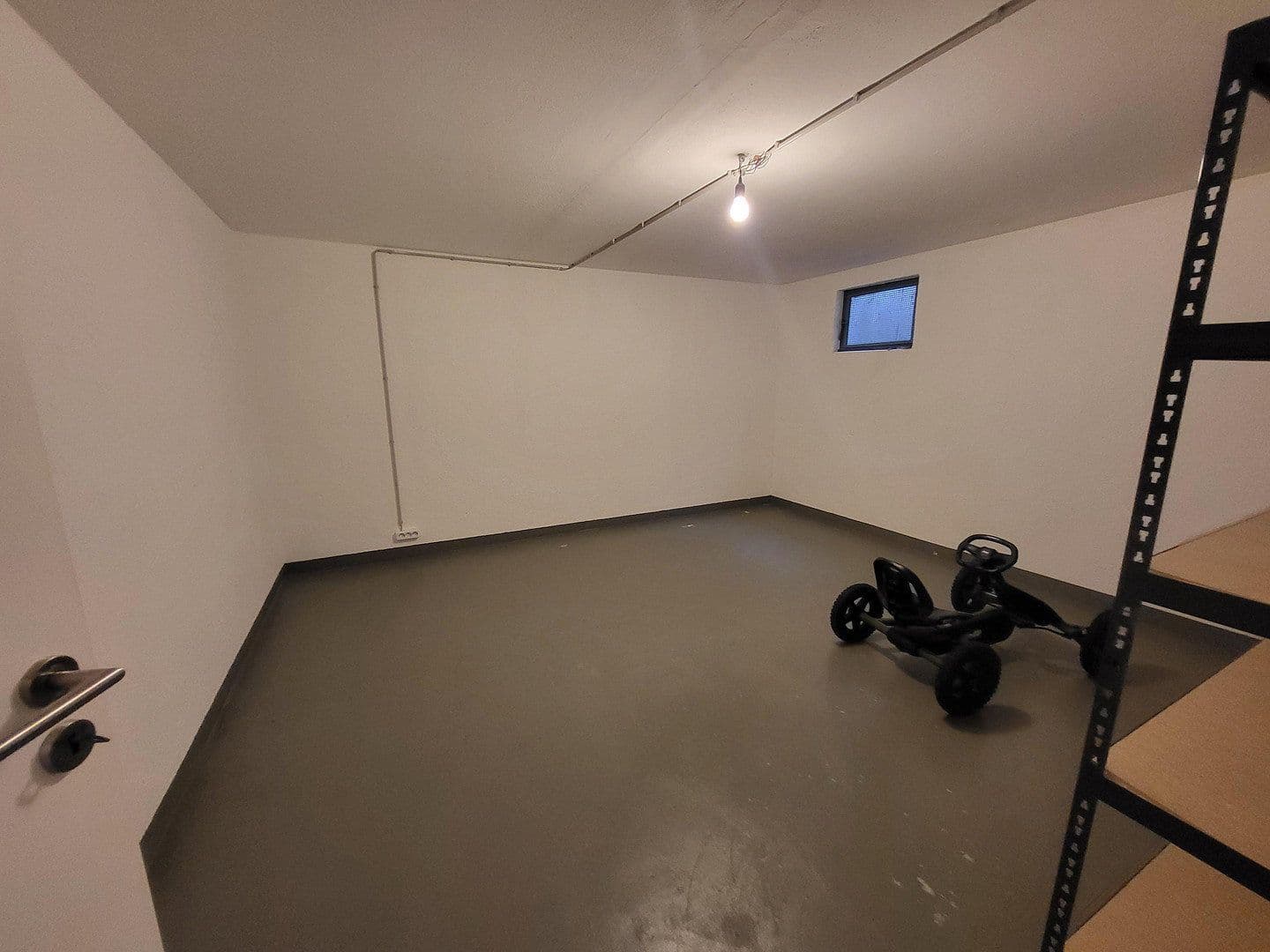 Predaj domu 170 m², pozemok 240 m², Schwalbach am Taunus, Hesensko Predaj domu 170 m², pozemok 240 m², Schwalbach am Taunus, Hesensko