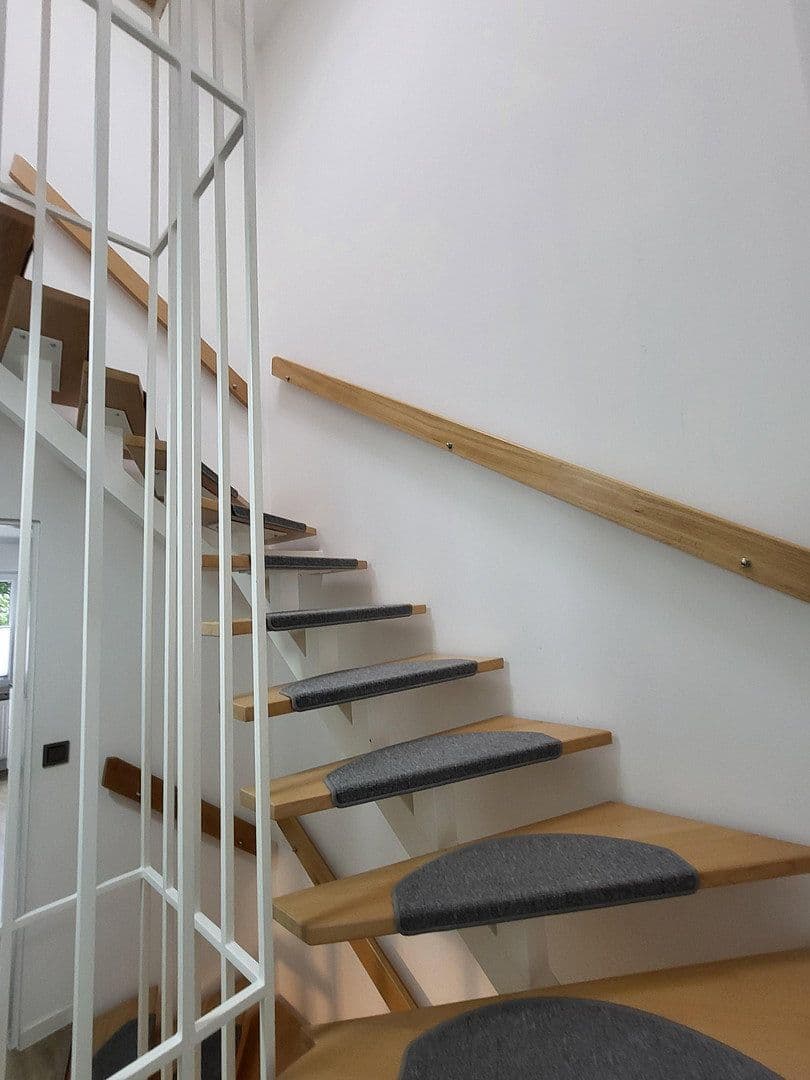 Predaj domu 170 m², pozemok 240 m², Schwalbach am Taunus, Hesensko Predaj domu 170 m², pozemok 240 m², Schwalbach am Taunus, Hesensko