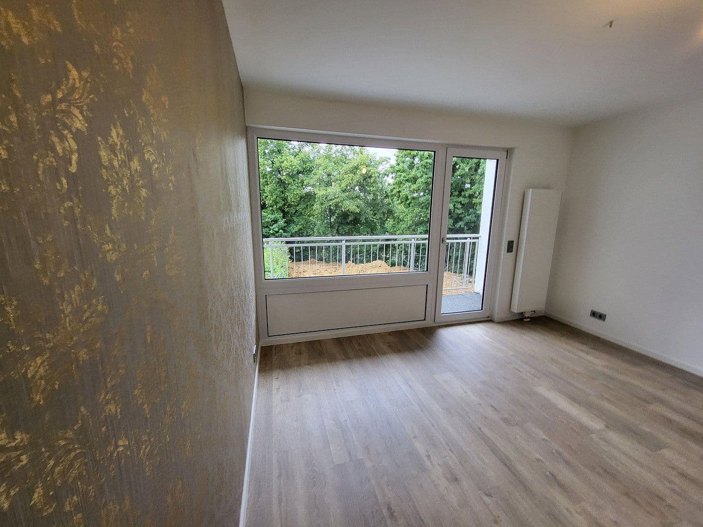 Predaj domu 170 m², pozemok 240 m², Schwalbach am Taunus, Hesensko Predaj domu 170 m², pozemok 240 m², Schwalbach am Taunus, Hesensko