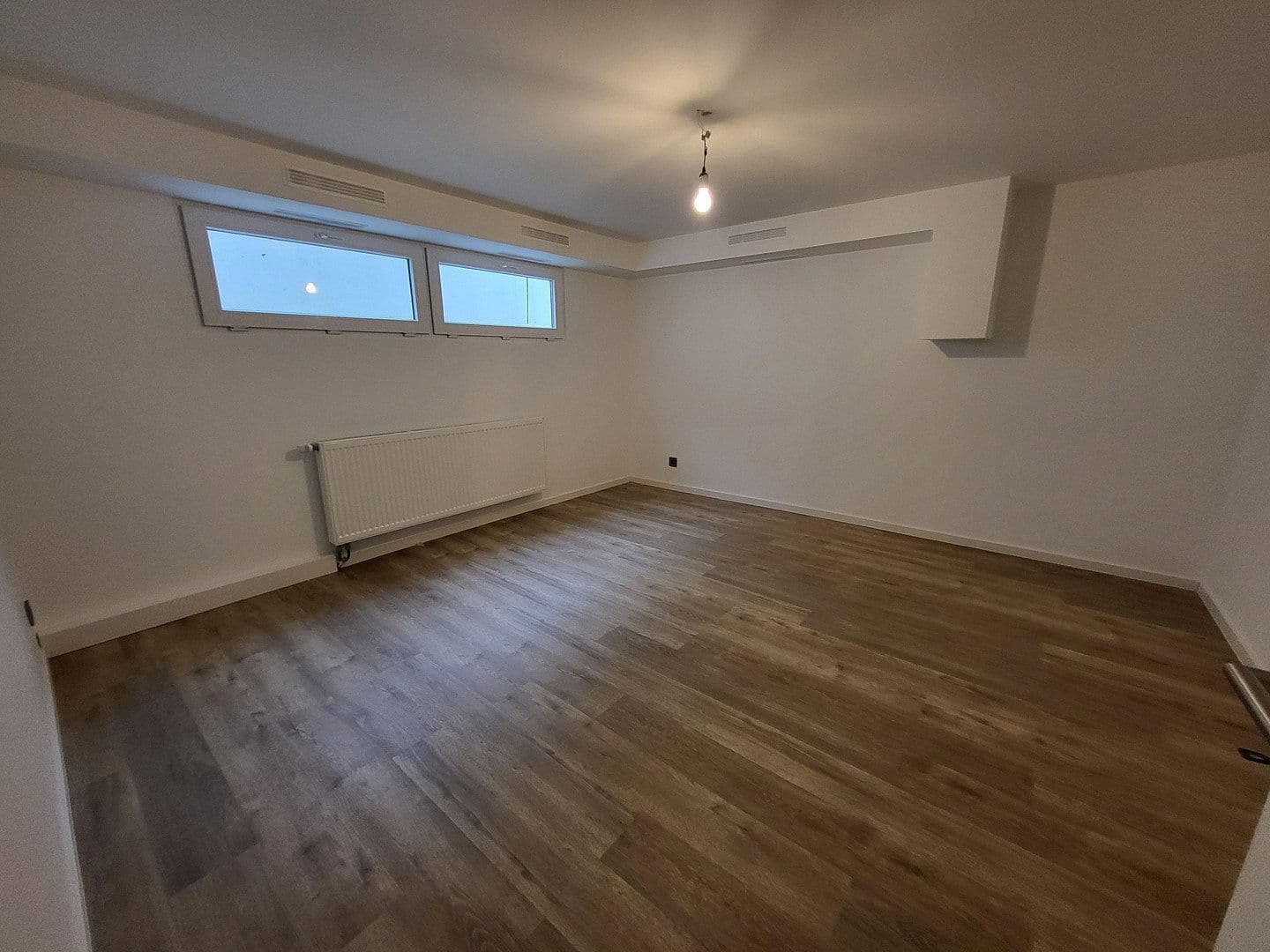 Predaj domu 170 m², pozemok 240 m², Schwalbach am Taunus, Hesensko Predaj domu 170 m², pozemok 240 m², Schwalbach am Taunus, Hesensko