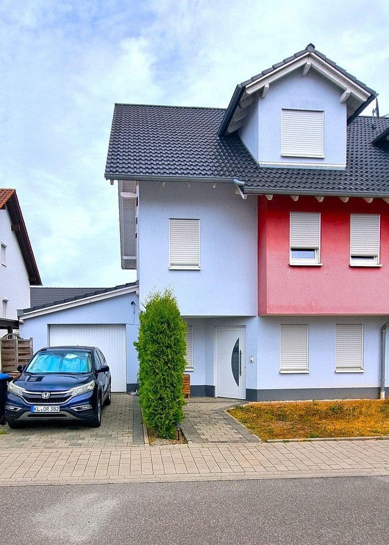 Predaj domu 181 m², pozemok 227 m², Carl-Jacob-Strasse 13, Kaiserslautern-Erfenbach, Porýnie-Falcko Predaj domu 181 m², pozemok 227 m², Carl-Jacob-Strasse 13, Kaiserslautern-Erfenbach, Porýnie-Falcko