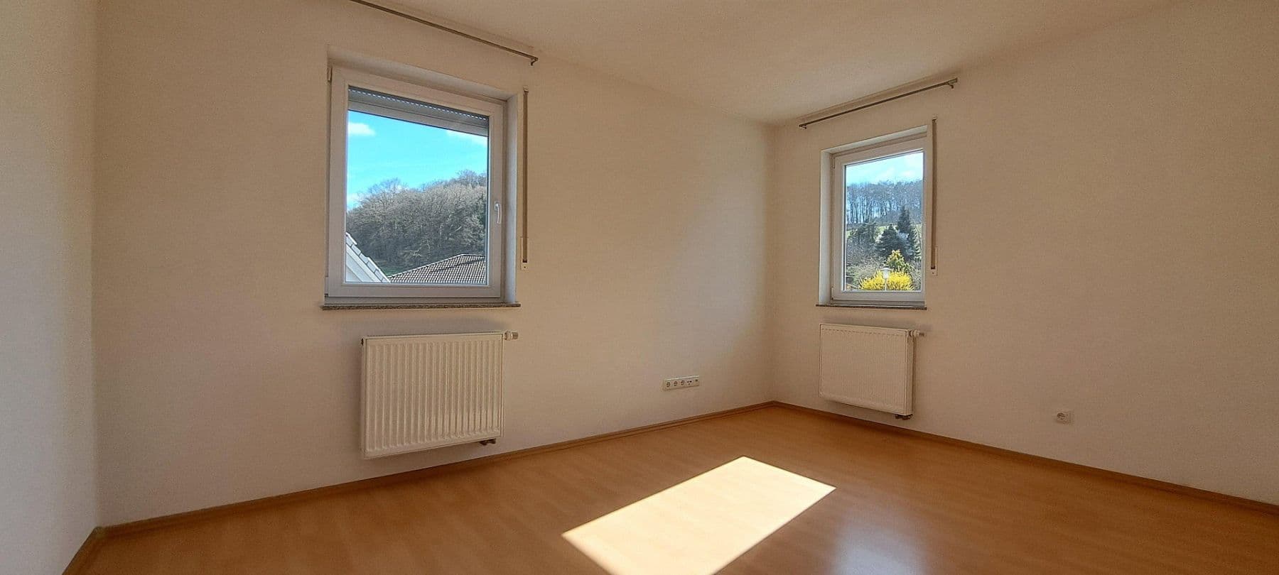 Predaj domu 181 m², pozemok 227 m², Carl-Jacob-Strasse 13, Kaiserslautern-Erfenbach, Porýnie-Falcko Predaj domu 181 m², pozemok 227 m², Carl-Jacob-Strasse 13, Kaiserslautern-Erfenbach, Porýnie-Falcko