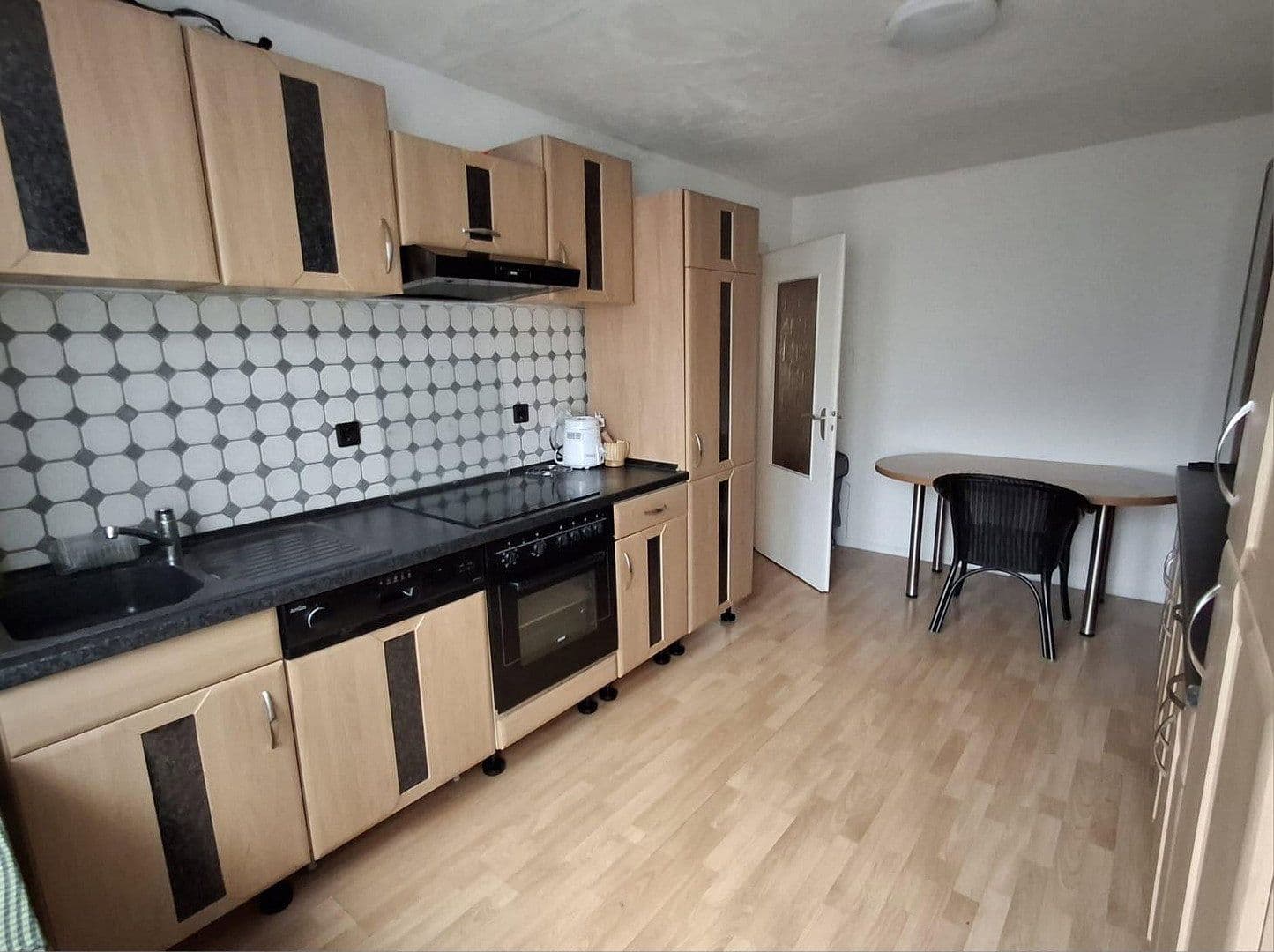 Predaj domu 220 m², pozemok 321 m², Kölner Straße 185, Frechen, Severné Porýnie - Westfálsko Predaj domu 220 m², pozemok 321 m², Kölner Straße 185, Frechen, Severné Porýnie - Westfálsko