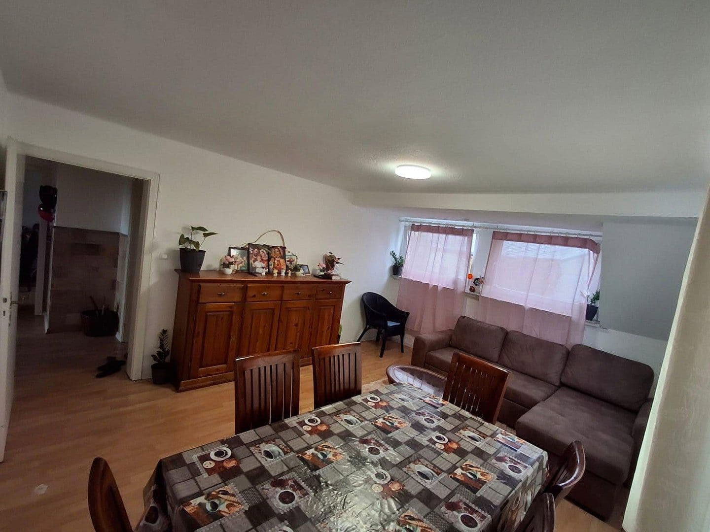 Predaj domu 220 m², pozemok 321 m², Kölner Straße 185, Frechen, Severné Porýnie - Westfálsko Predaj domu 220 m², pozemok 321 m², Kölner Straße 185, Frechen, Severné Porýnie - Westfálsko