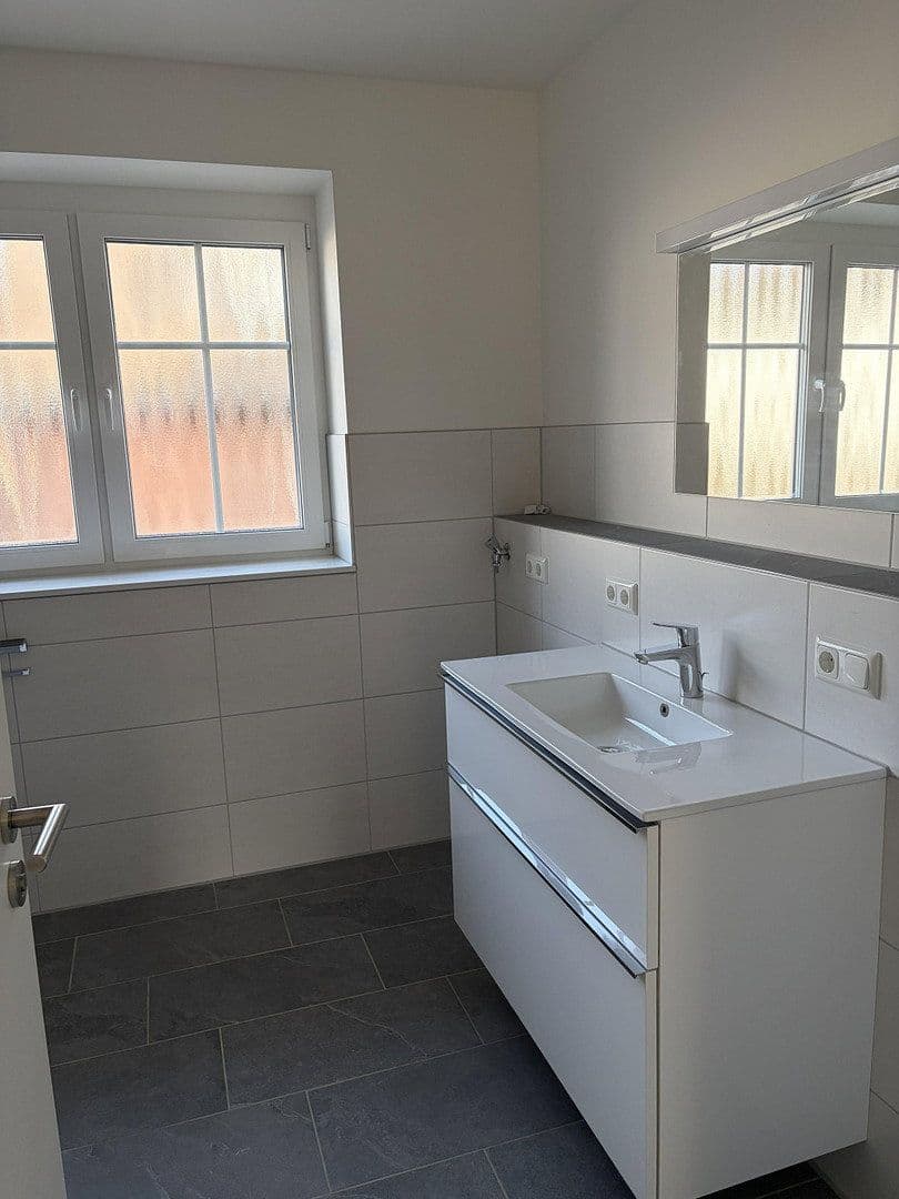 Prenájom bytu 3-izbový 88 m², Hauptstr. 6, Brackel, Dolné Sasko Prenájom bytu 3-izbový 88 m², Hauptstr. 6, Brackel, Dolné Sasko