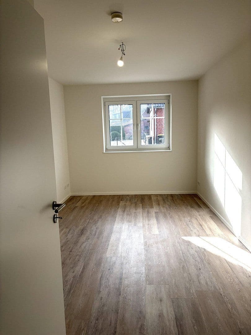 Prenájom bytu 3-izbový 88 m², Hauptstr. 6, Brackel, Dolné Sasko Prenájom bytu 3-izbový 88 m², Hauptstr. 6, Brackel, Dolné Sasko