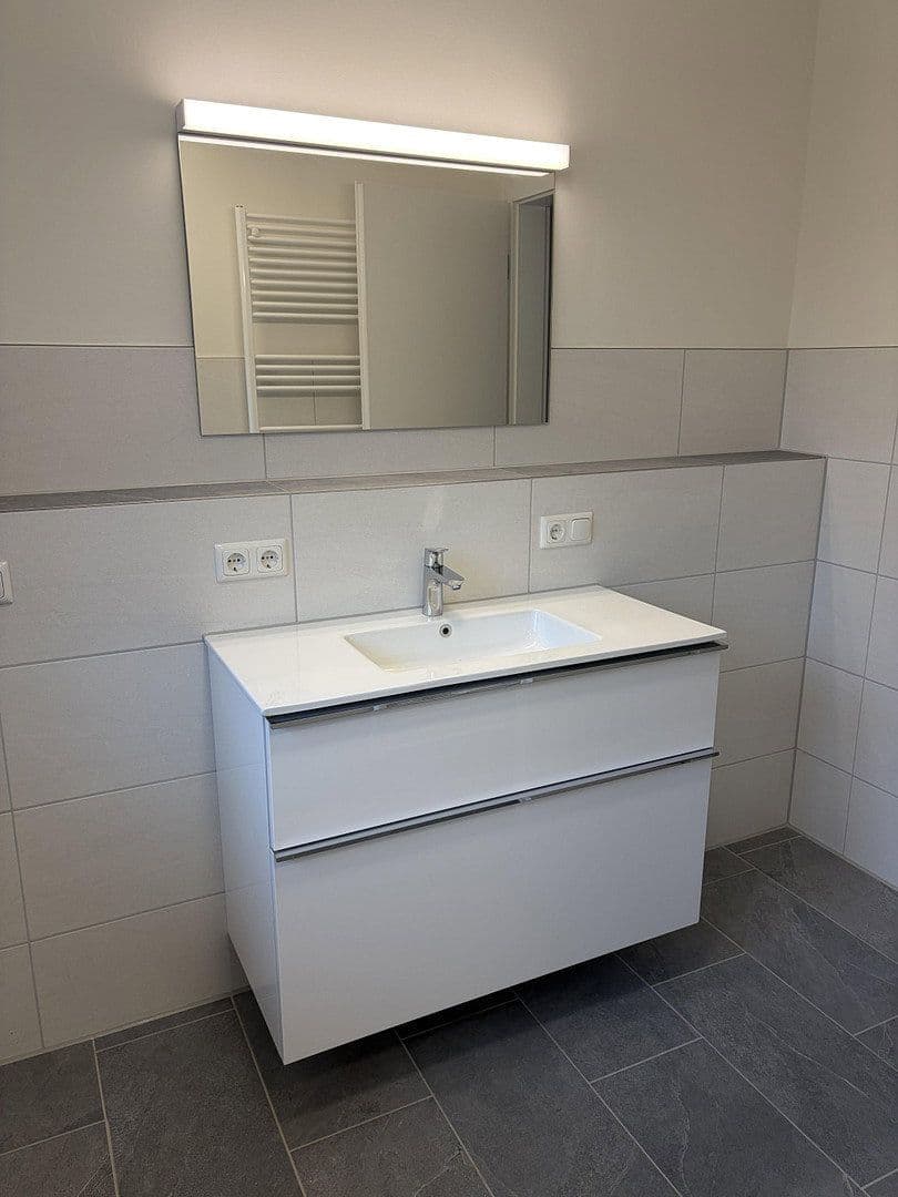 Prenájom bytu 3-izbový 88 m², Hauptstr. 6, Brackel, Dolné Sasko Prenájom bytu 3-izbový 88 m², Hauptstr. 6, Brackel, Dolné Sasko