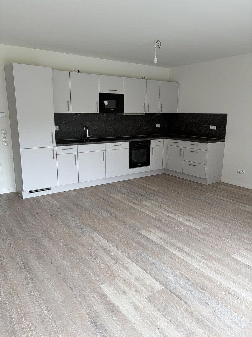 Prenájom bytu 3-izbový 88 m², Hauptstr. 6, Brackel, Dolné Sasko Prenájom bytu 3-izbový 88 m², Hauptstr. 6, Brackel, Dolné Sasko