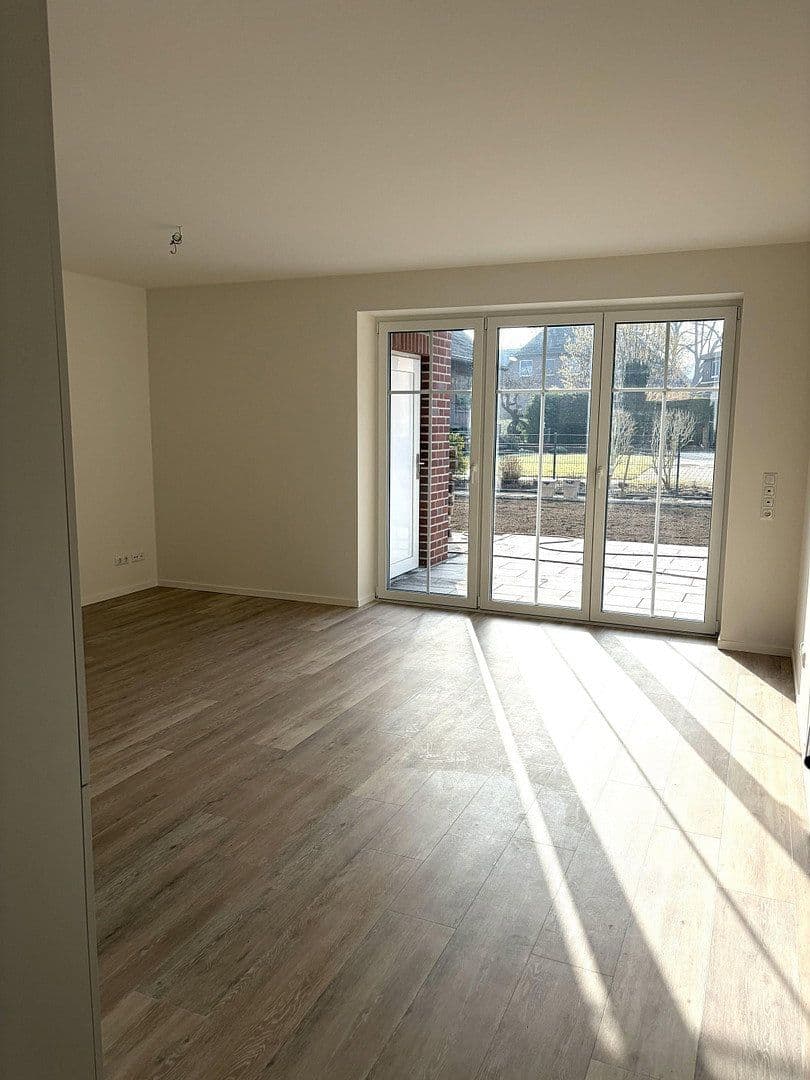 Prenájom bytu 3-izbový 88 m², Hauptstr. 6, Brackel, Dolné Sasko Prenájom bytu 3-izbový 88 m², Hauptstr. 6, Brackel, Dolné Sasko