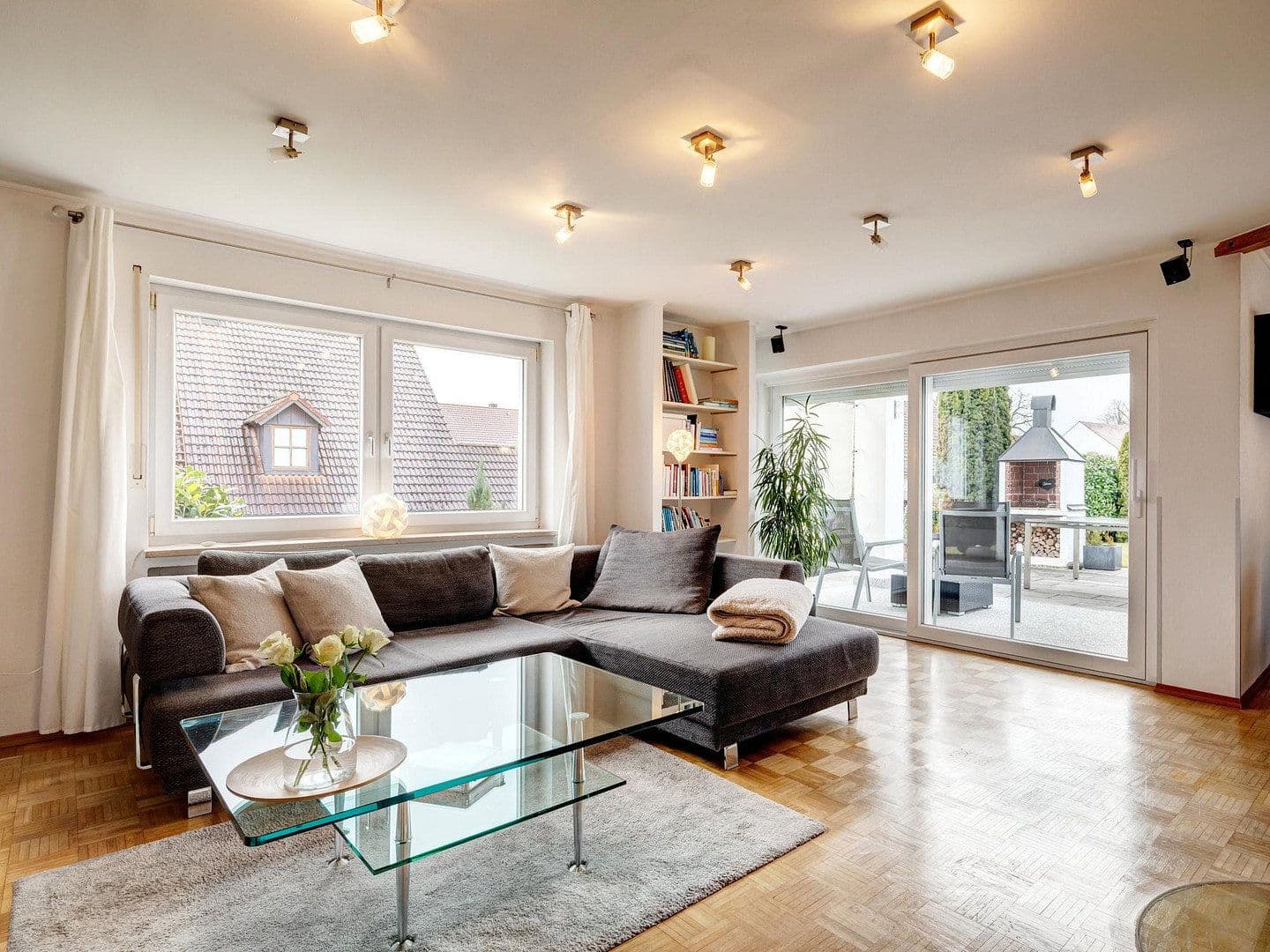Predaj domu 237 m², pozemok 992 m², Reichertshausen - Steinkirchen, Bavorsko Predaj domu 237 m², pozemok 992 m², Reichertshausen - Steinkirchen, Bavorsko