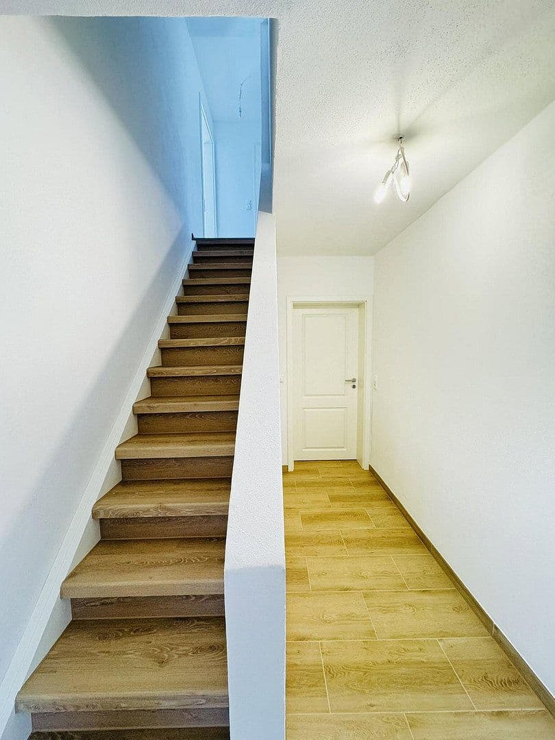 Predaj domu 180 m², pozemok 357 m², Bechhofen, Bavorsko Predaj domu 180 m², pozemok 357 m², Bechhofen, Bavorsko