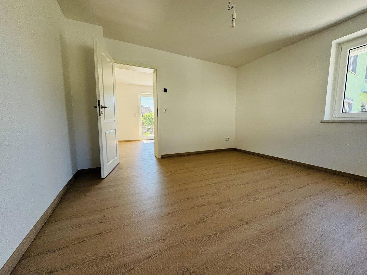 Predaj domu 180 m², pozemok 357 m², Bechhofen, Bavorsko Predaj domu 180 m², pozemok 357 m², Bechhofen, Bavorsko