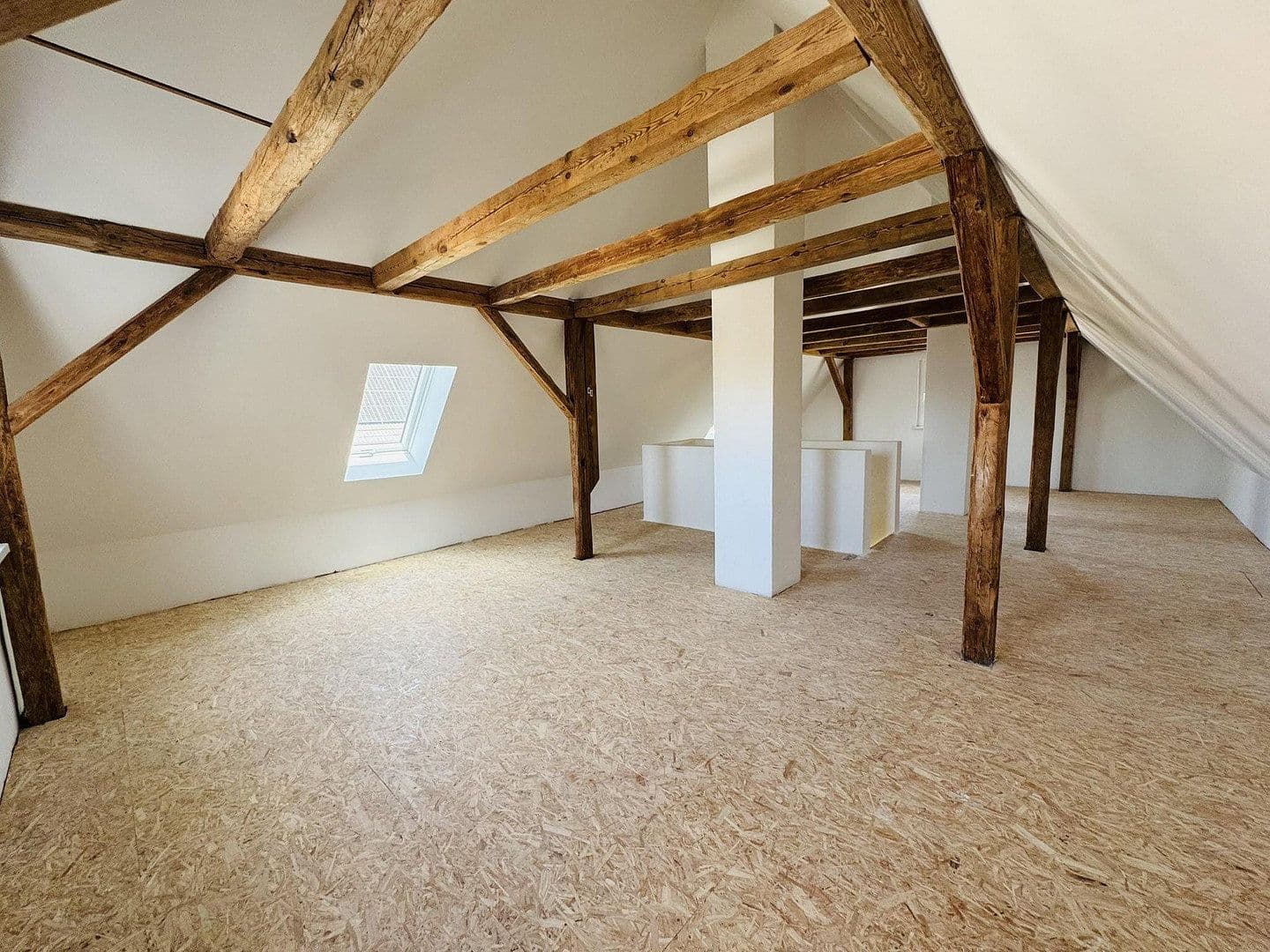 Predaj domu 180 m², pozemok 357 m², Bechhofen, Bavorsko Predaj domu 180 m², pozemok 357 m², Bechhofen, Bavorsko