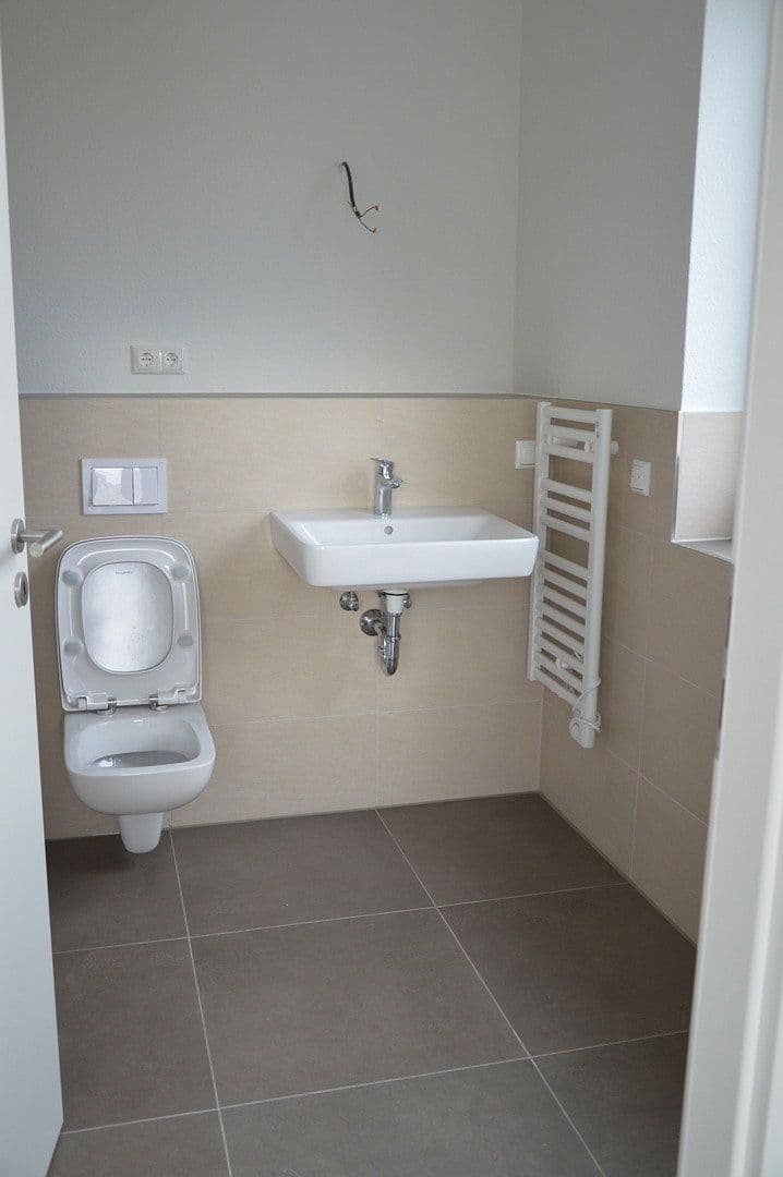 Prenájom bytu 3-izbový 97 m², Anny-Schlemm-Str. 7, Neu-Isenburg, Hesensko Prenájom bytu 3-izbový 97 m², Anny-Schlemm-Str. 7, Neu-Isenburg, Hesensko