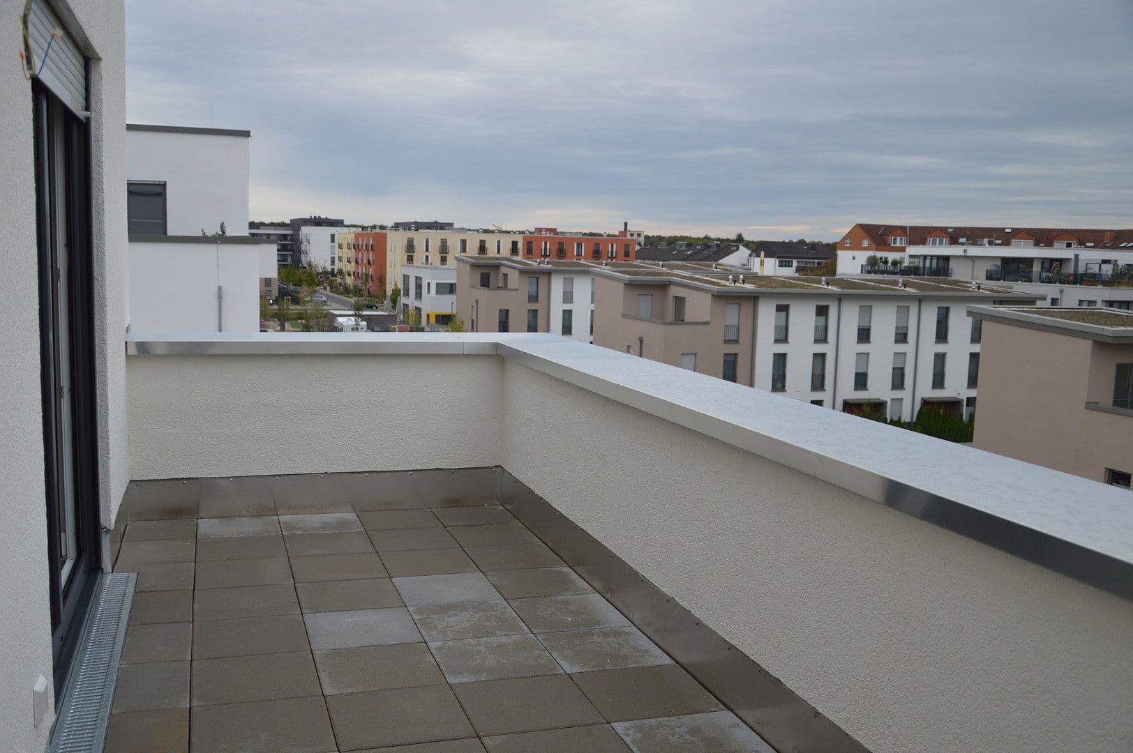 Prenájom bytu 3-izbový 97 m², Anny-Schlemm-Str. 7, Neu-Isenburg, Hesensko Prenájom bytu 3-izbový 97 m², Anny-Schlemm-Str. 7, Neu-Isenburg, Hesensko