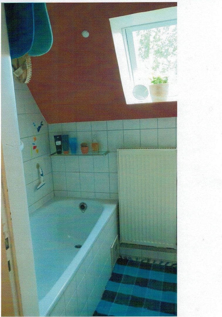 Prenájom bytu 4-izbový 83 m², Göttingen, Dolné Sasko Prenájom bytu 4-izbový 83 m², Göttingen, Dolné Sasko