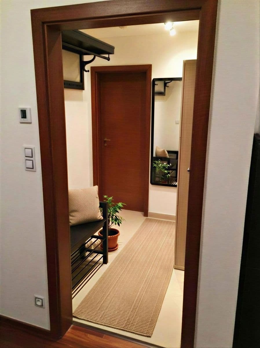 Prenájom bytu 35 m², Olšanská e, Praha, Praha Prenájom bytu 35 m², Olšanská e, Praha, Praha